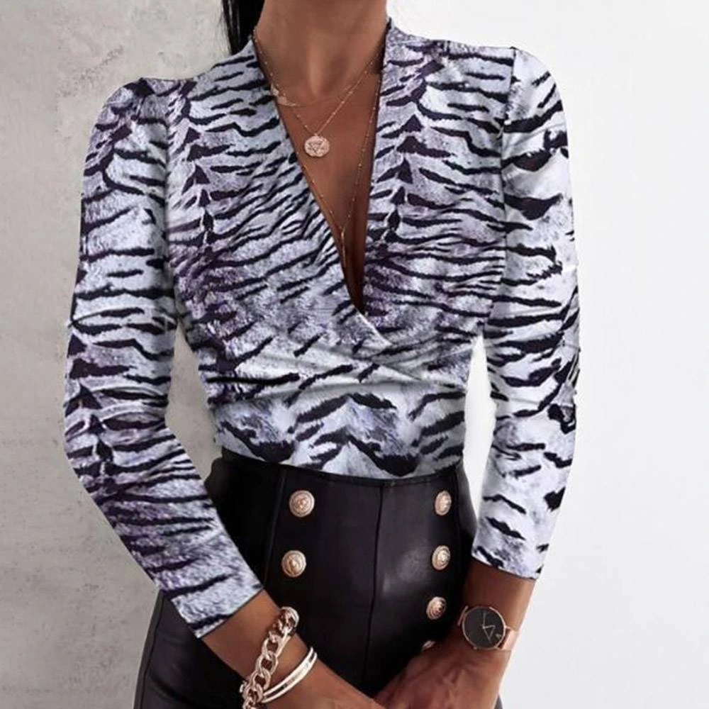 Regular Print Star V-Neck Long Sleeve Women's Blouse 3 Regular Print Star V-Neck Long Sleeve Women's Blouse - Image 3